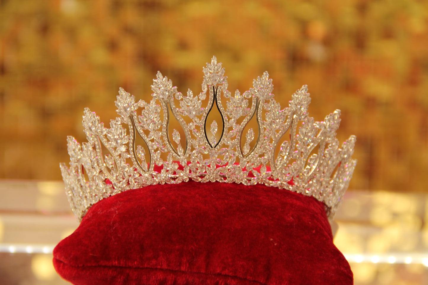 Tiara 3658