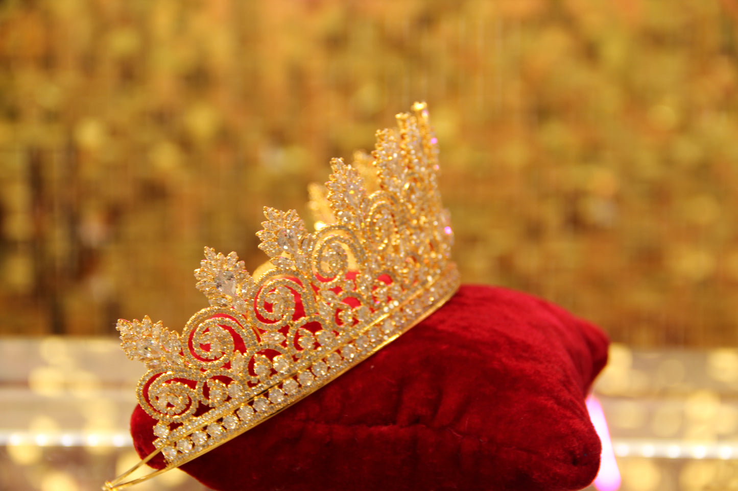 Tiara 3677